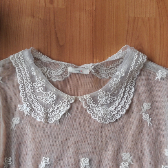Sheer lace blouse - Picture 2 of 4